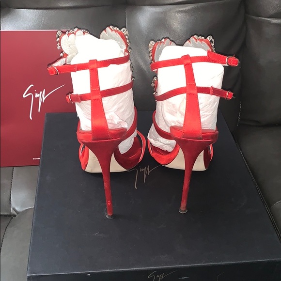 Cruel wing Giuseppe Zanotti - Picture 4 of 4